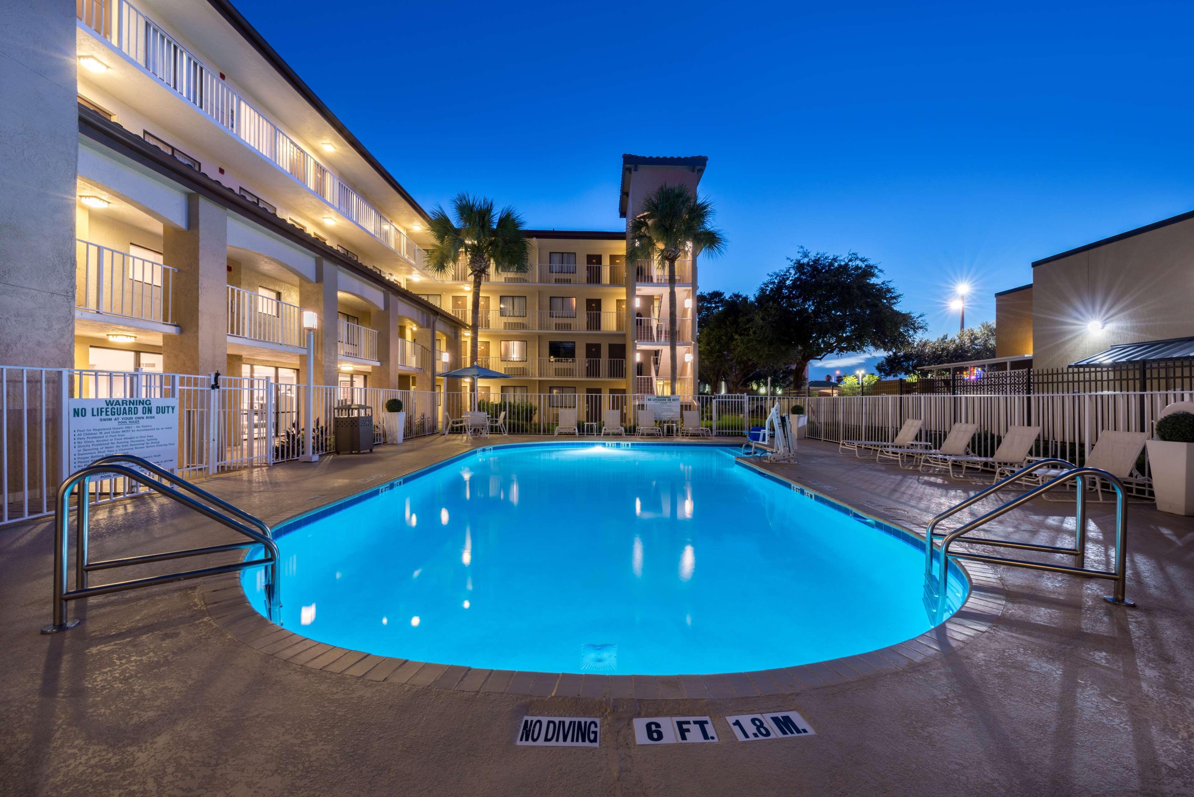 Mai Hana Hotel- Intl Drive, Trademark Collection By Wyndham Williamsburg Eksteriør billede
